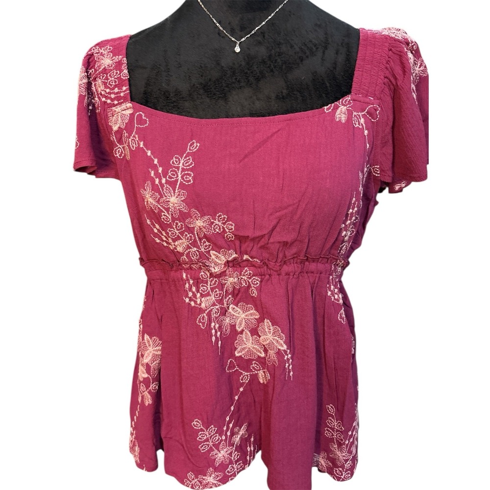Indigo Thread Co. Magenta‎ Embroidered Peplum Top – NWOT, Size Medium